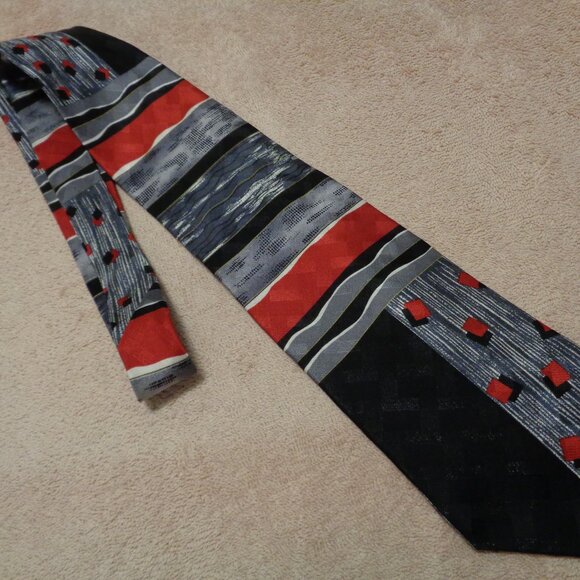 VALENTINO PIETRO PURE SILK DESIGNER TIE - Picture 1 of 6